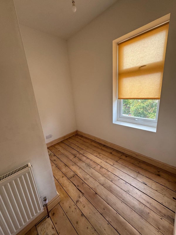 Photo 5: Available: single room