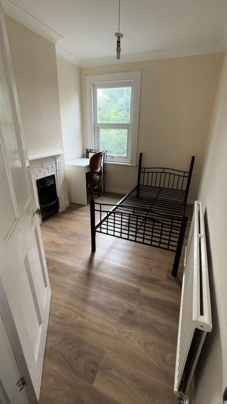 Photo 1: single bedroom 1