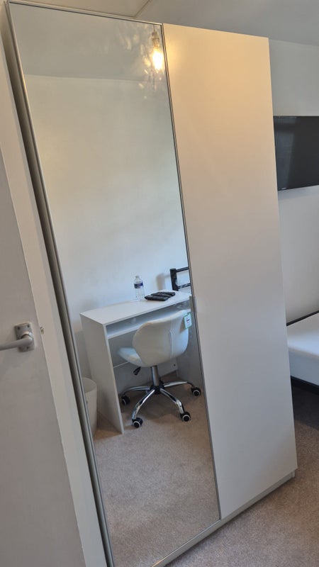 Photo 1: Room 3 - Available