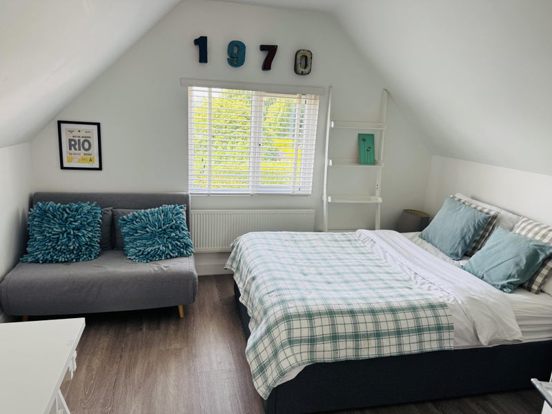 Photo 1: Room (Yours)