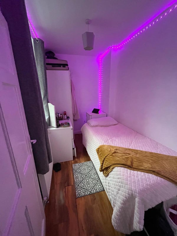 Photo 1: Quarto de Solteiro