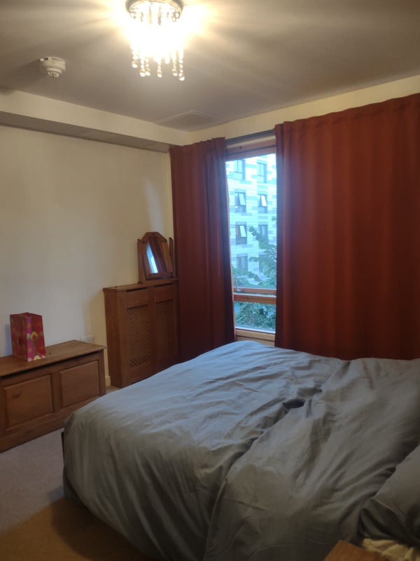 Photo 1: Double bedroom