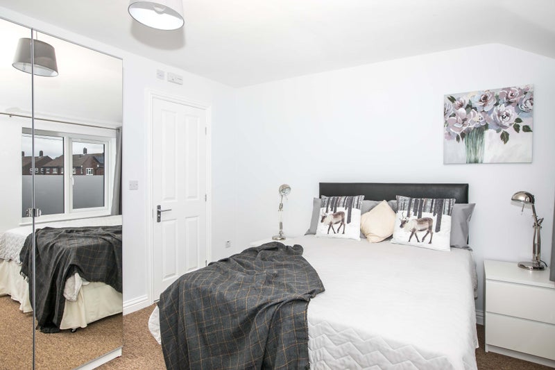 Photo 1: Room 3