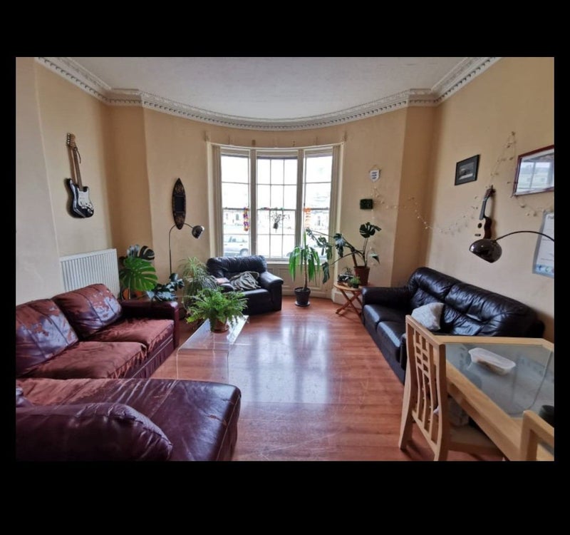 Photo 1: Open plan lounge