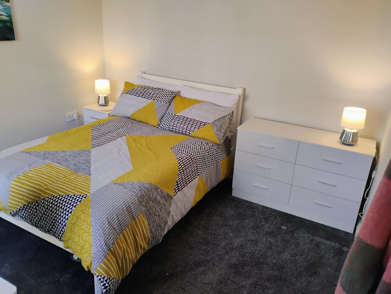 Photo 1: Double bedroom