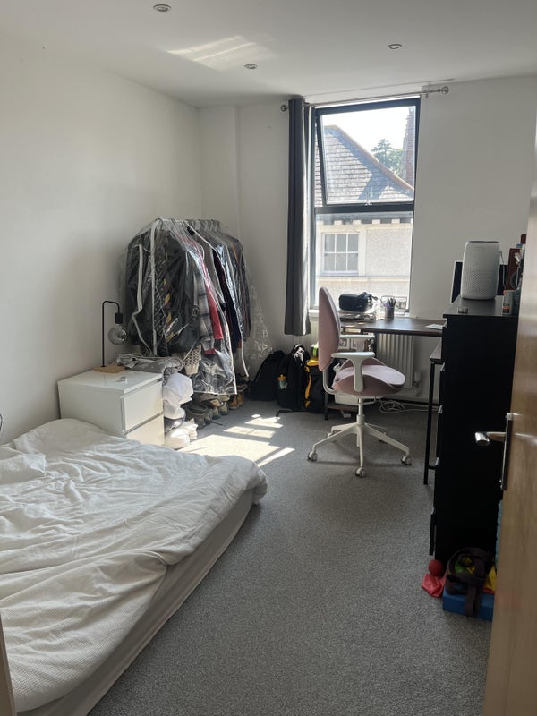 Photo 1: Bedroom (comes unfurnished)