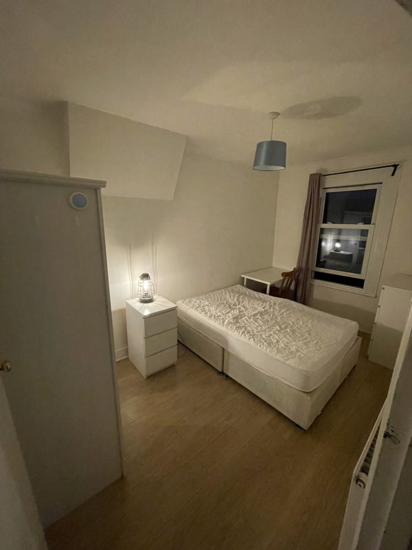Photo 1: Room 1 (stripped)