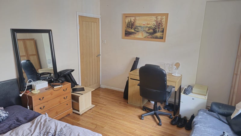 Photo 1: Current picture