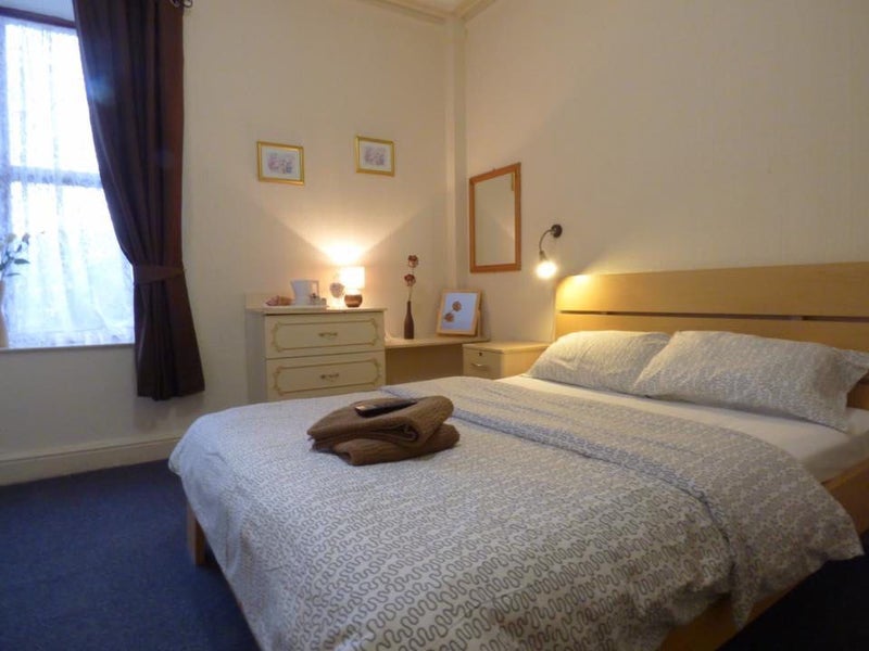 Photo 1: Room 9