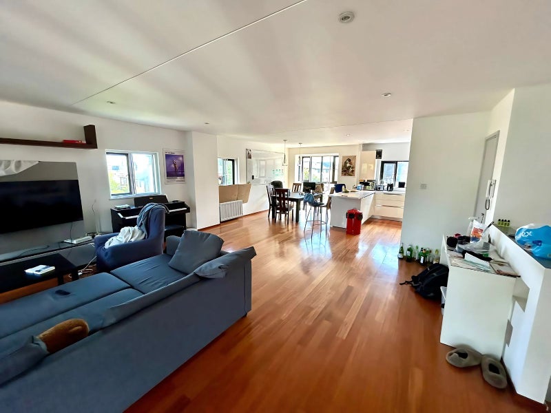 Photo 1: LIVING ROOM