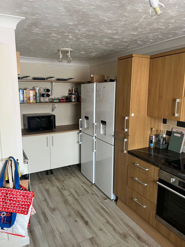 Photo 1: Kitchen-Fridge end