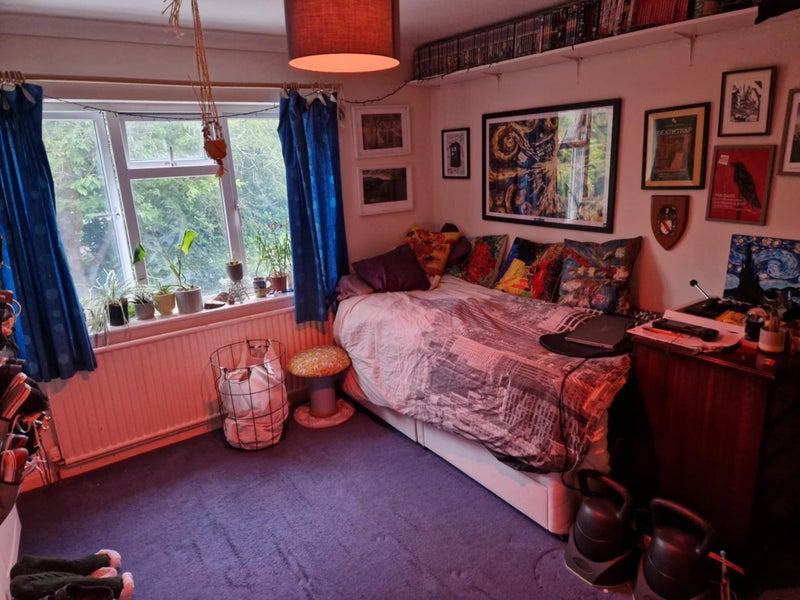 Photo 1: The available room. Tenants decorations.