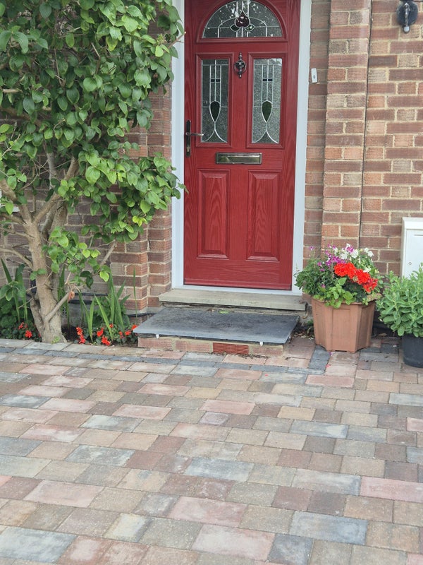 Photo 1: Front of House