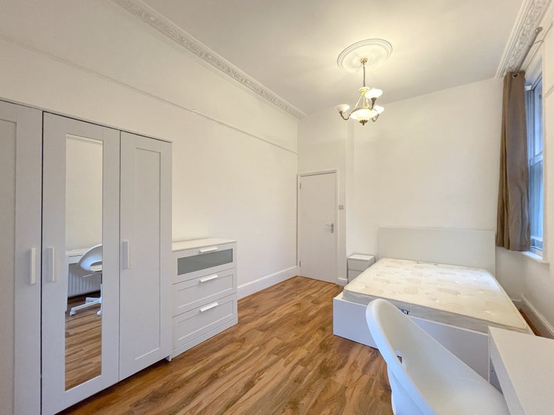 Photo 1: Second bedroom