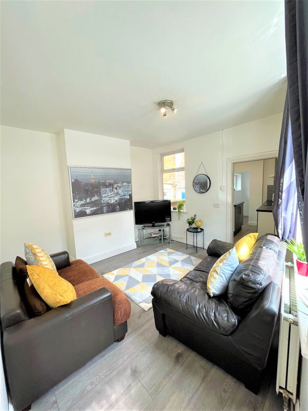 Photo 1: Living room