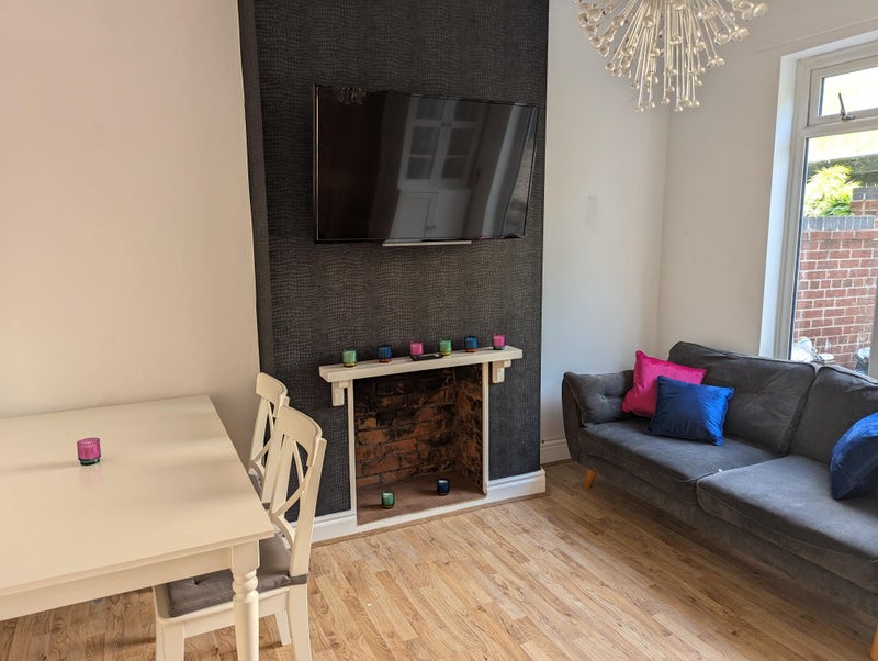 Photo 1: Lovely shared Lounge