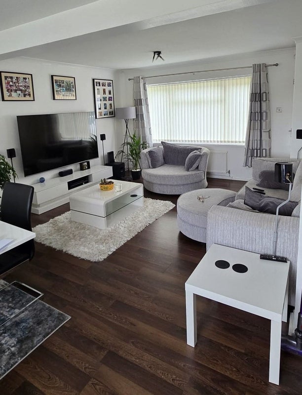 Photo 1: Shared Lounge