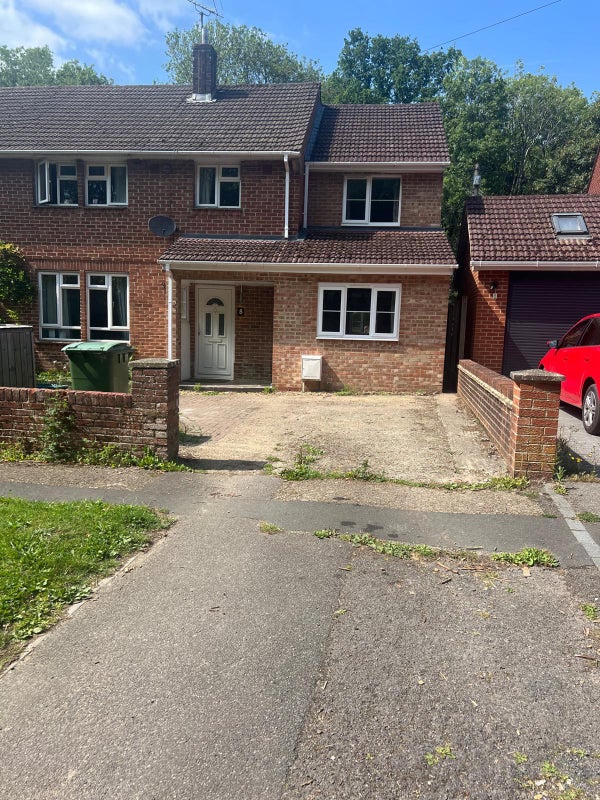 Photo 1: Front of property