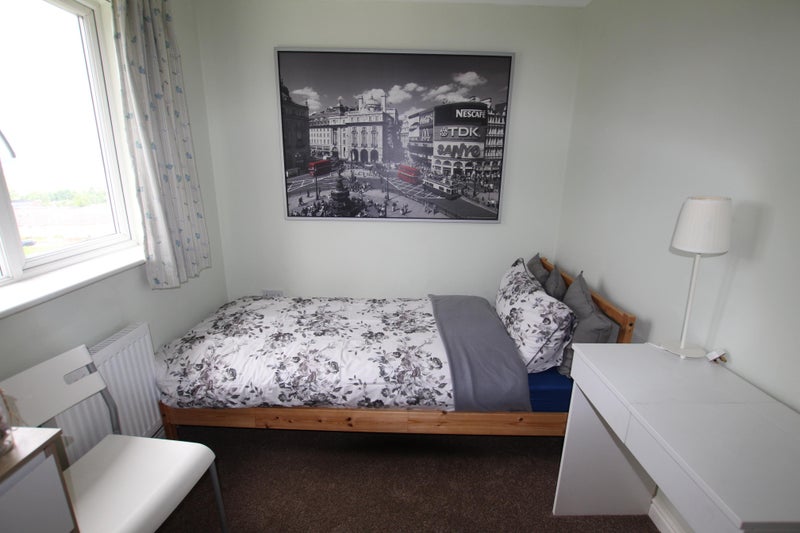 Photo 1: Single room