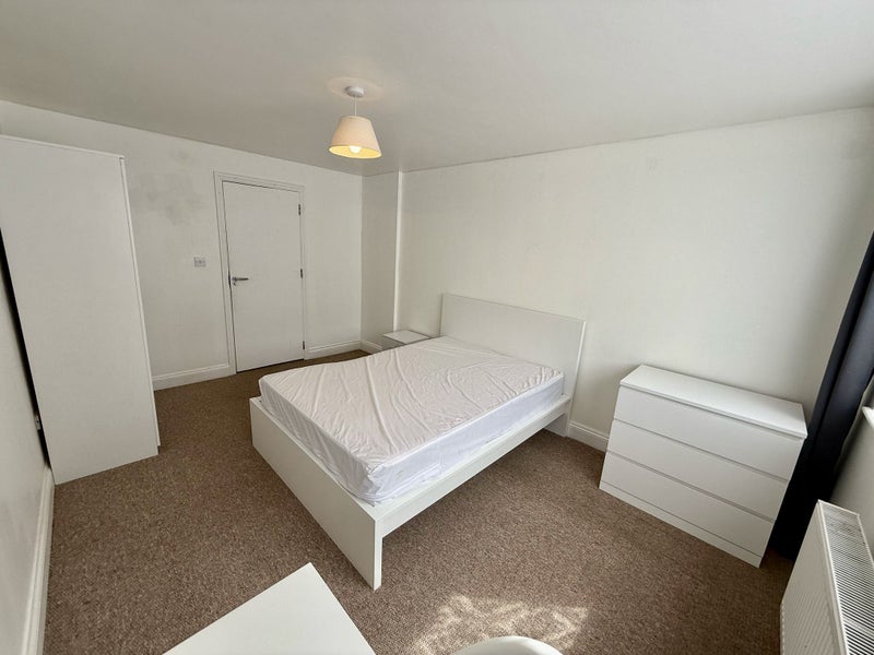 Photo 1: Room 2 £175