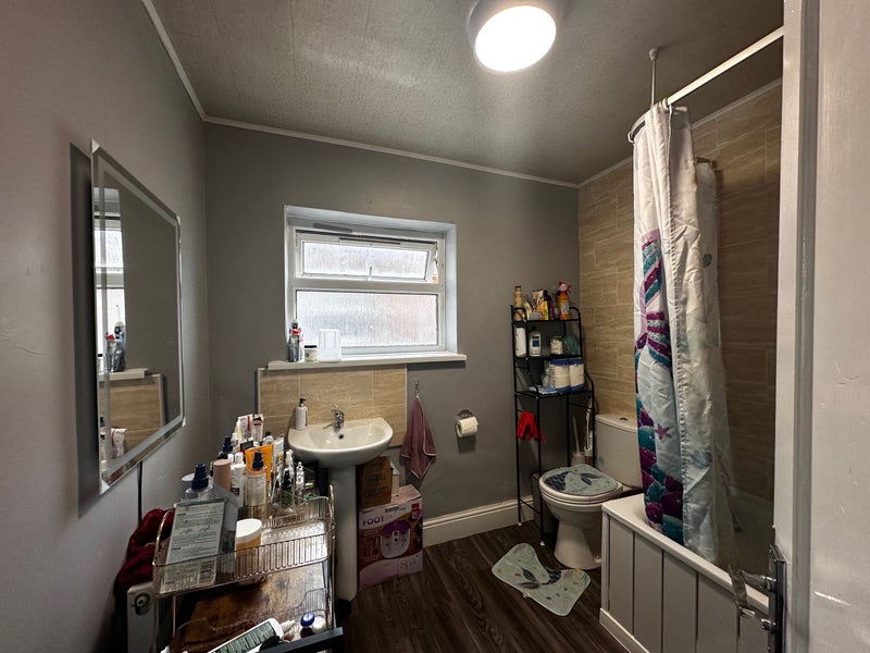 Photo 5: Bathroom 2