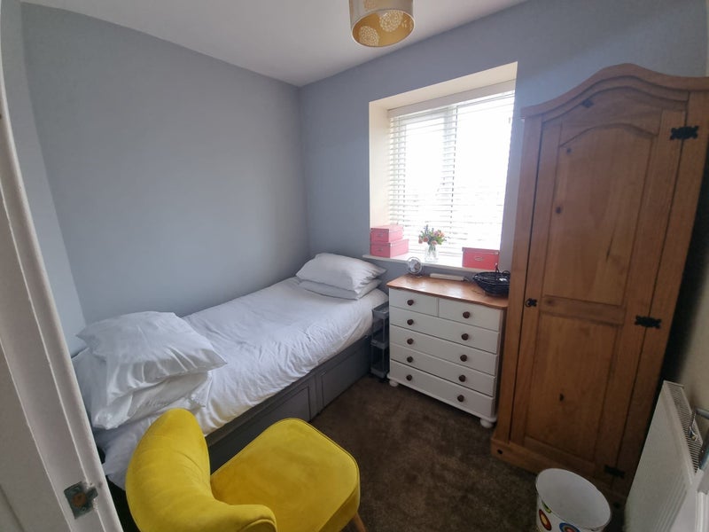 Photo 1: Single Room