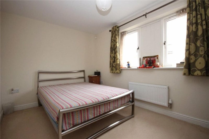 Photo 1: With double bed for reference