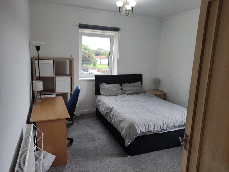 Photo 1: Bedroom 1