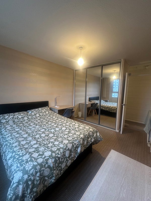 Photo 1: Bedroom 1