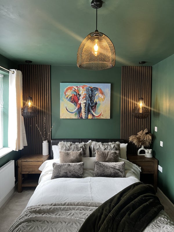 Photo 1: Room (Yours)