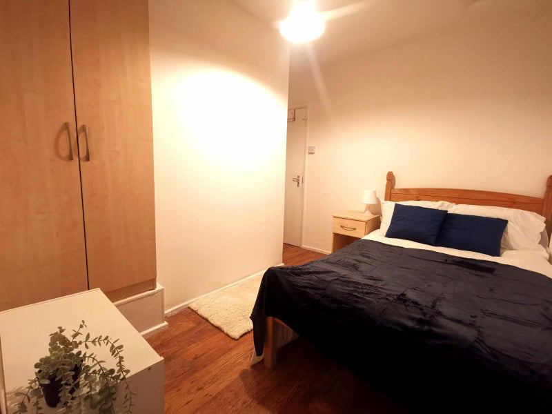Photo 1: Double Room