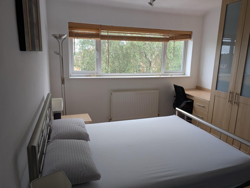 Photo 1: Room 1 bedroom 