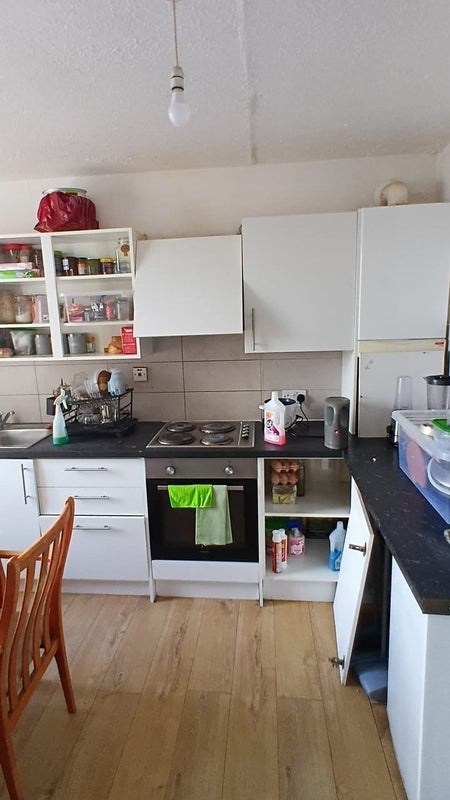 Photo 1: Kitchen