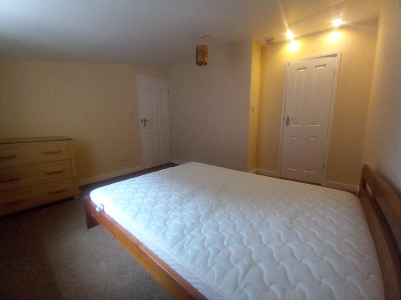 Photo 1: Bedroom
