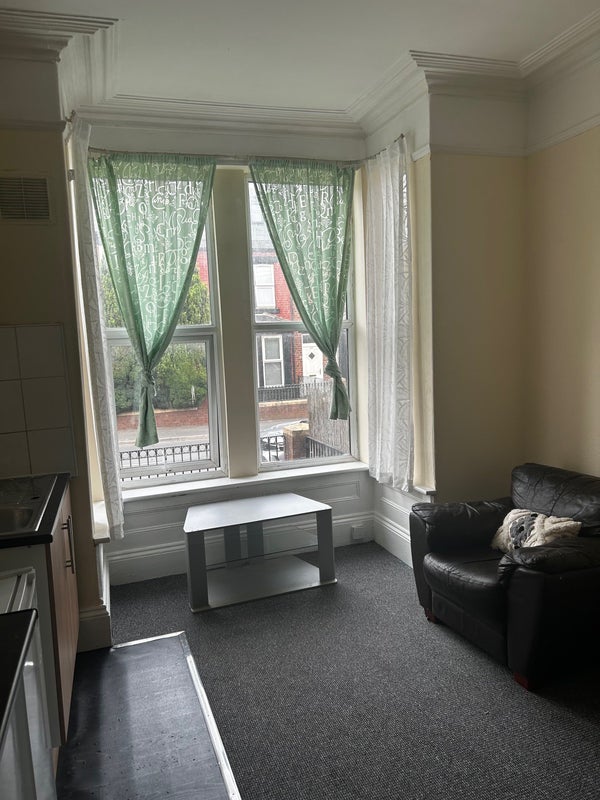 Photo 1: Room (Yours)