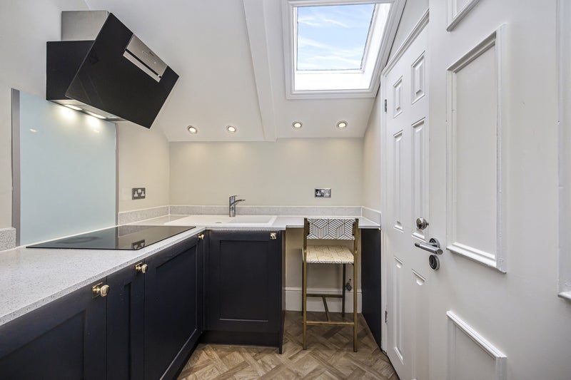 Photo 1: Exclusive use of kitchen with laptop work station 