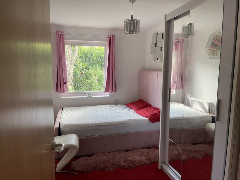 Photo 5: Bedroom2