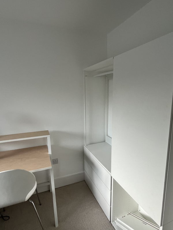 Photo 4: wardrobe for hanging, drawers and storage