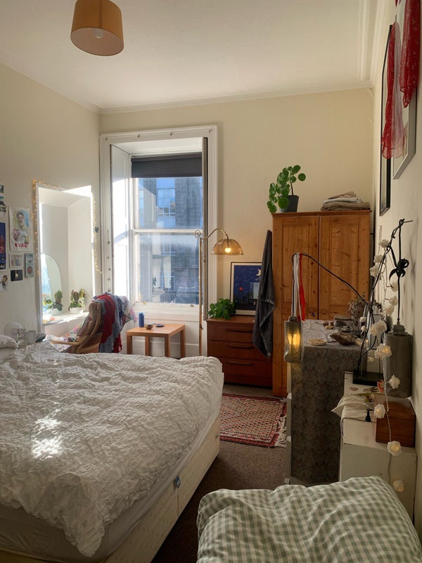 'Double Room in Central Edinburgh ' Room to Rent from SpareRoom