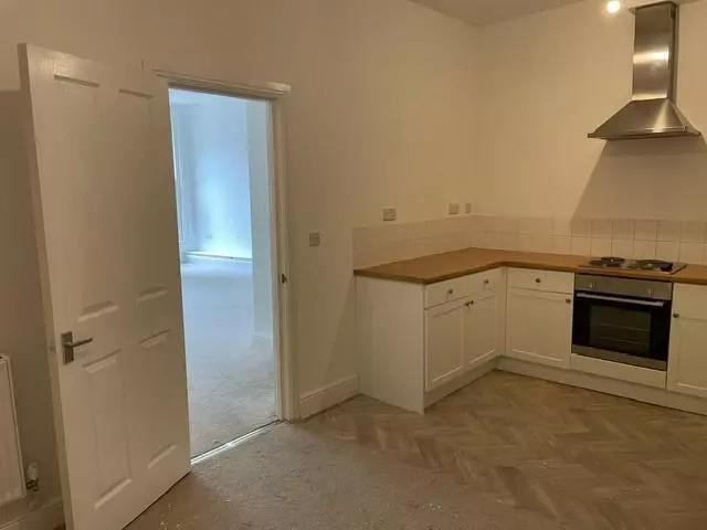 Photo 1: Kitchen