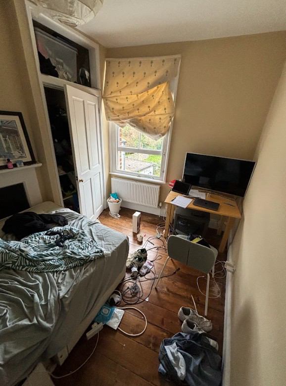 Photo 1: Bedroom with garden view