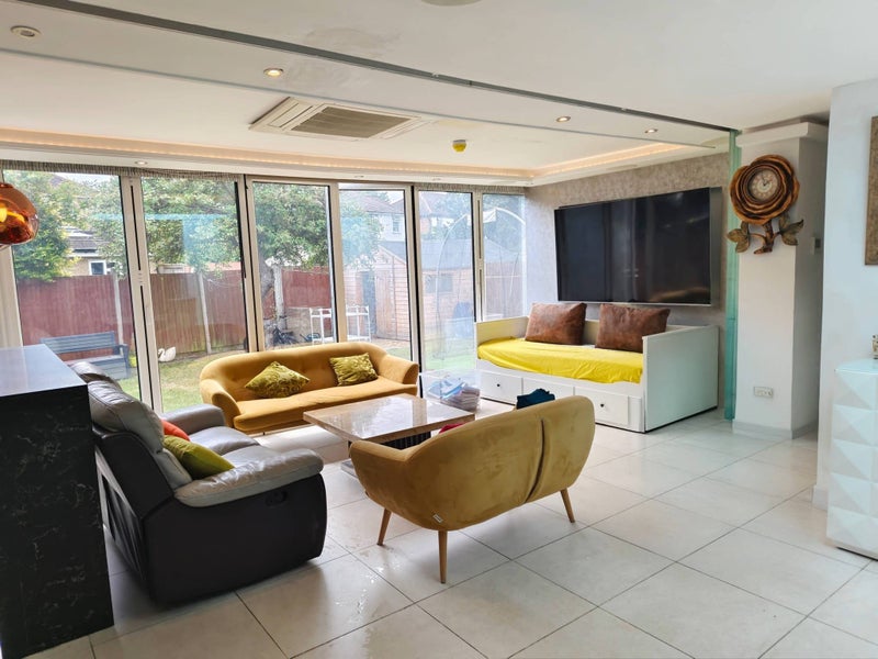 Curated visual reference: Visual Reference: Beautiful Large Studio With Private Garden Staines Room To Rent