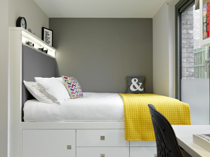 Photo 1: Studio bed facing window, photographed by Student Castle