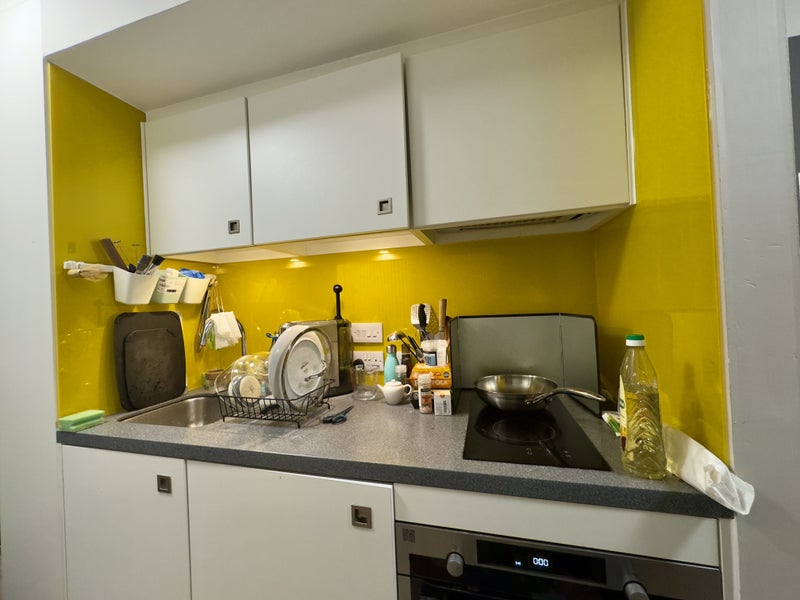 Photo 2: Kitchen area, photo taken myself