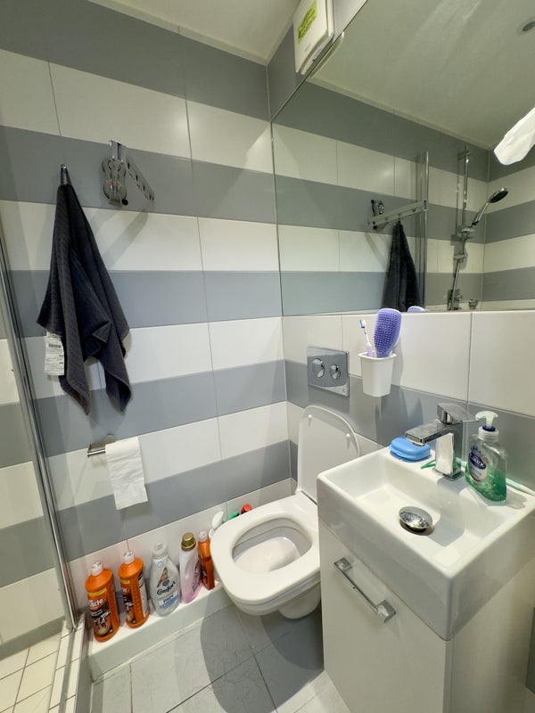 Photo 3: Bathroom area 1, photo taken myself