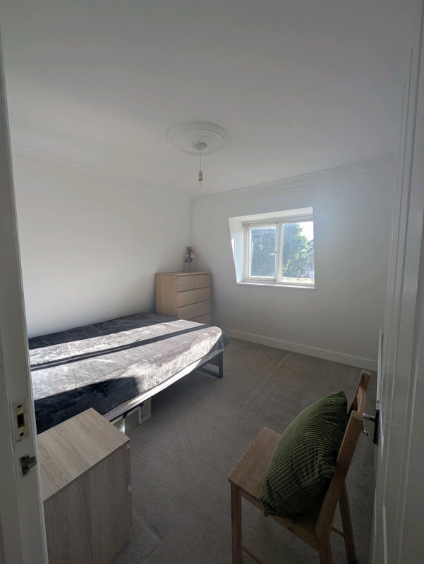Photo 1: Bedroom
