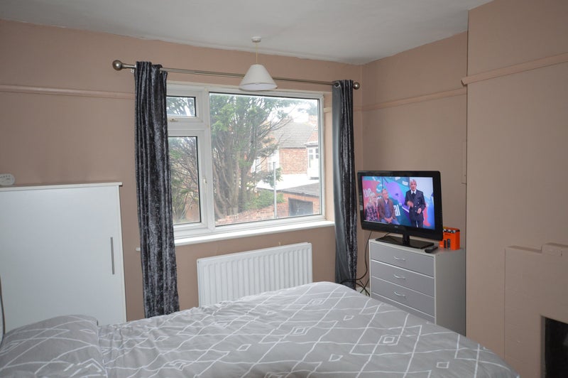 Photo 1: Room C