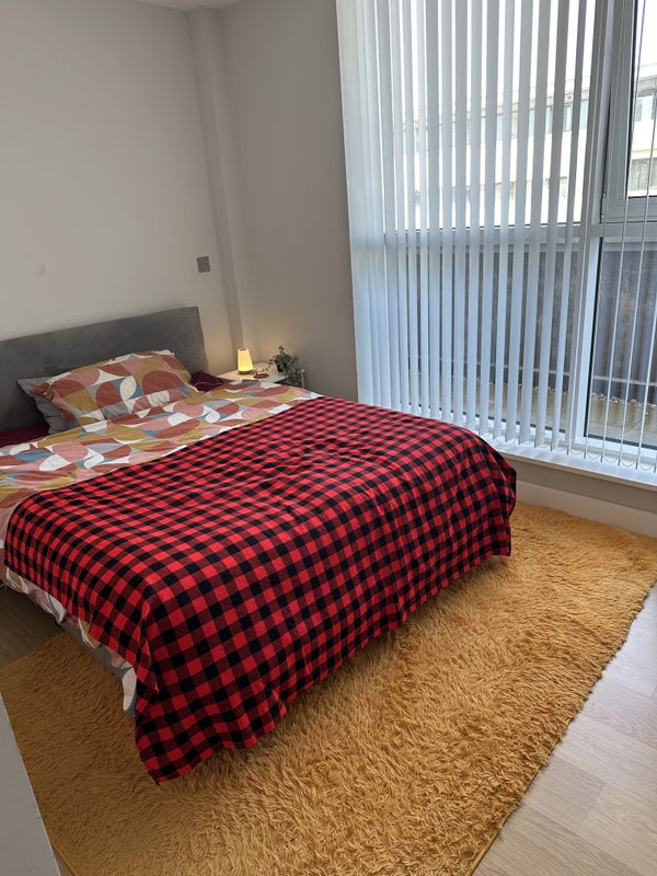 Photo 1: Room (Yours)