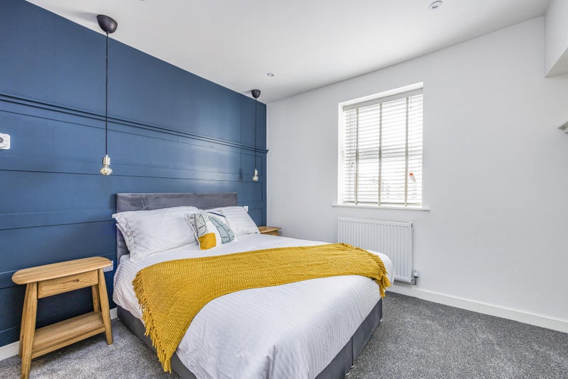 Photo 1: Room 8