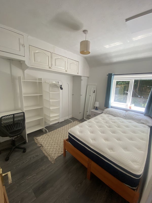 Photo 1: Room (Yours)